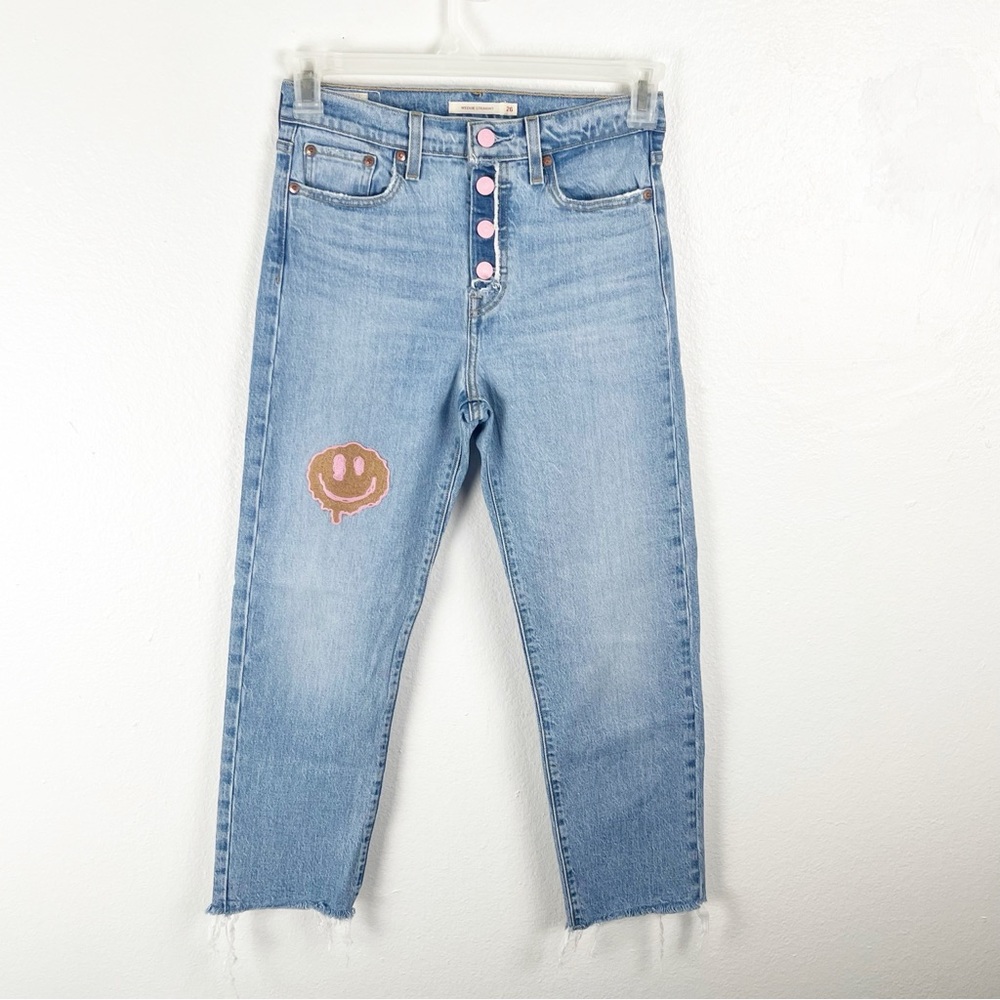 LEVI’S Wedgie Straight Pink Button Fly Tag Label Graphic Fray Hem Jeans, Size 26